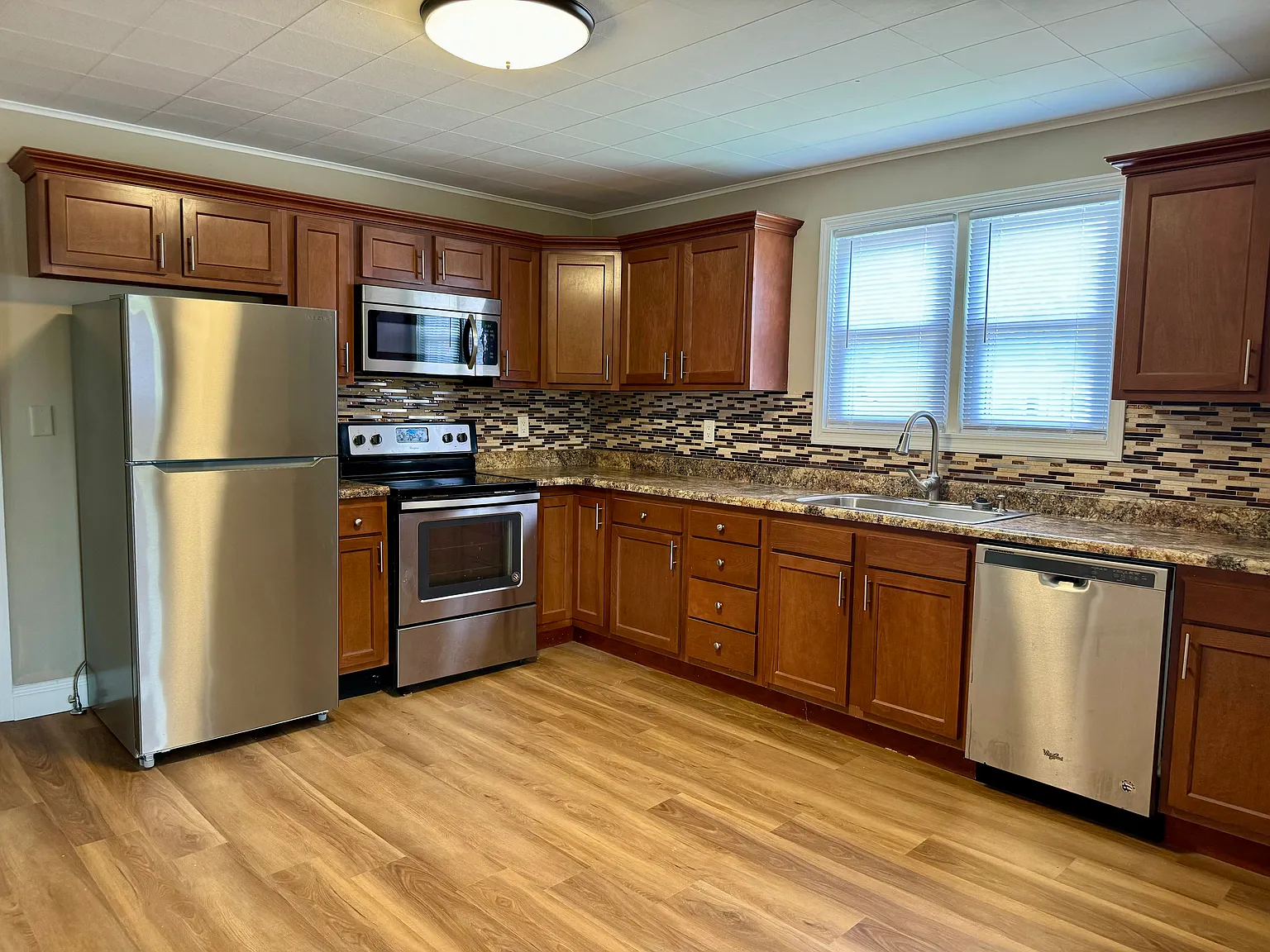 3 bed, 1304 sqft, $1,500 — Photo 3