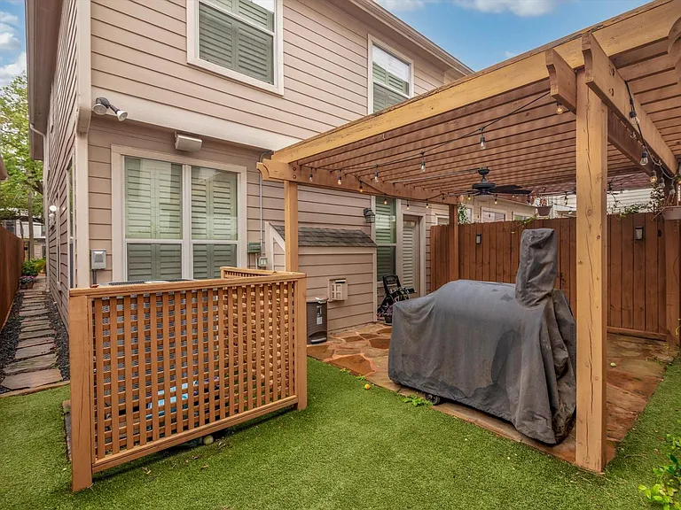 1524 Birdsall St — Photo 44