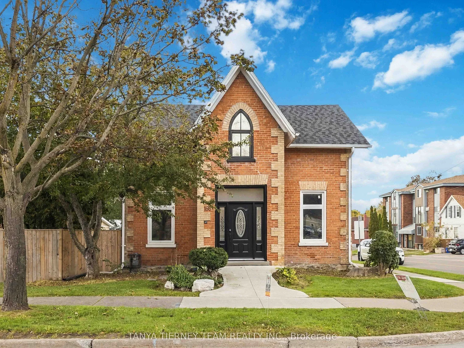 2 bed, $1,975 — Photo 4