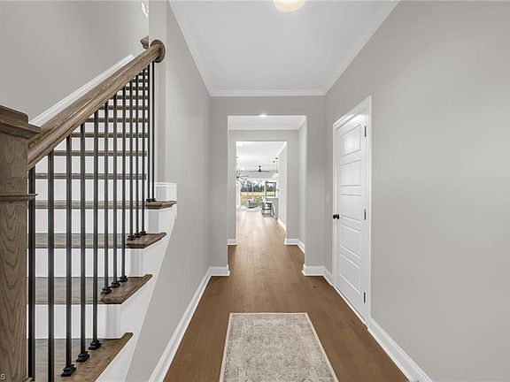4th image of 1845 Ashen St