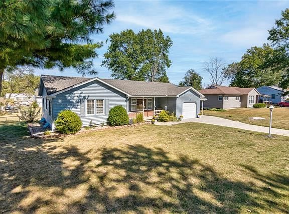 3rd image of 108 Sunset Ln