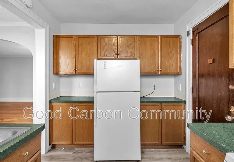 2106 Delaware Ave #10 — Photo 8