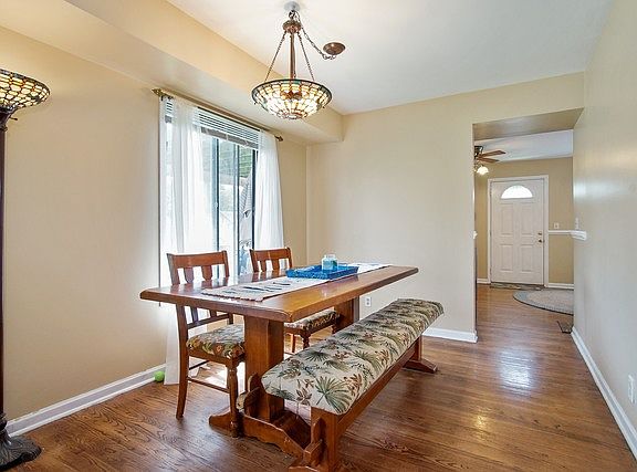 4th image of 307 Somerset Dr