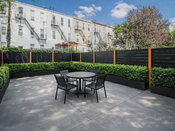 1053 Jefferson Avenue image 1 of 9