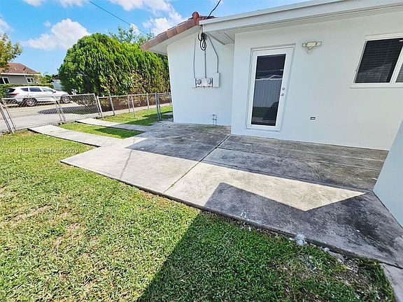 2nd image of 9301 SW 37th St #4