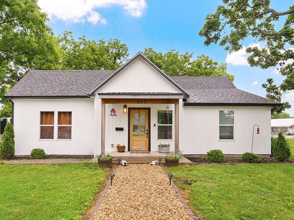 1st image of 430 S Oak Avenue