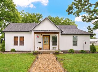 430 S Oak Avenue, Aurora, MO 65605