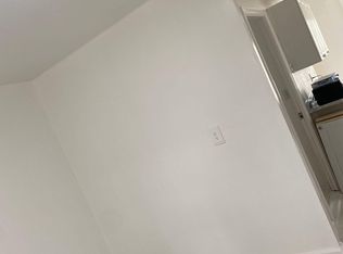 28 Vandewater St #1, Providence, RI 02908