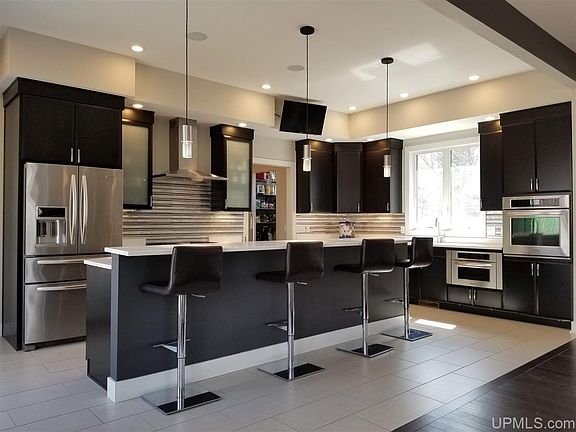 4th image of 2853 Northcrest Dr
