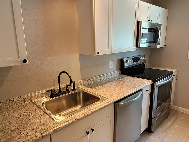219 E 4th St #219 — Photo 11