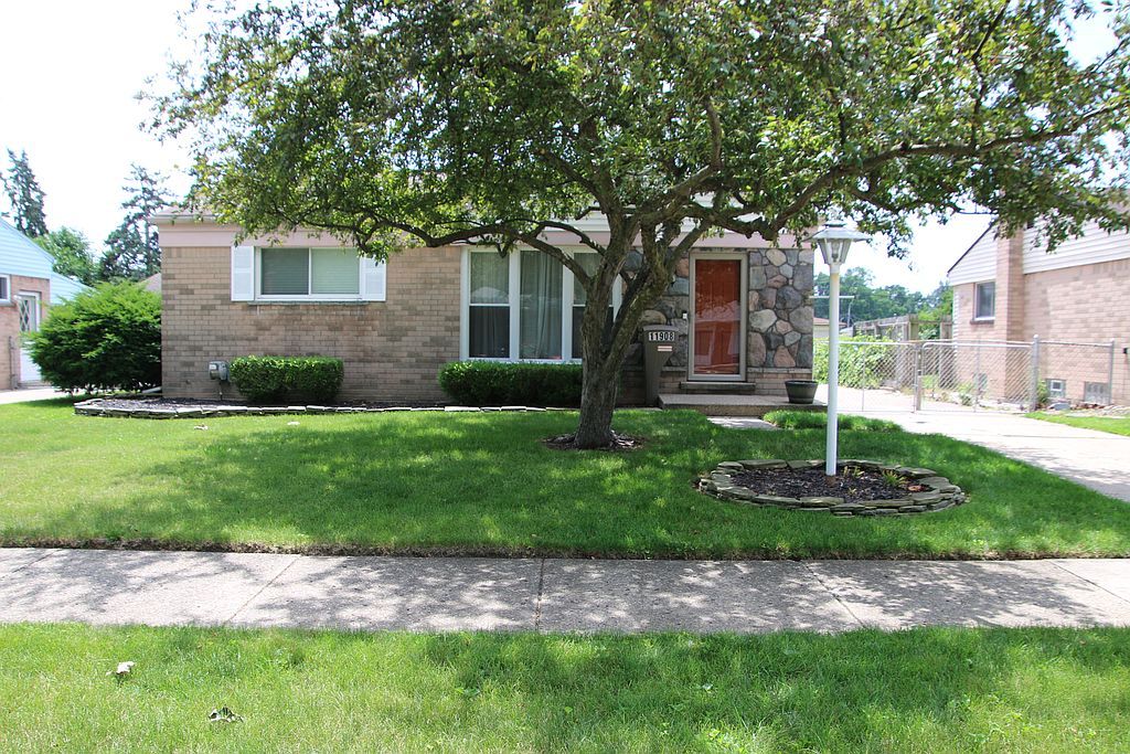11908 Stamford Ave - Property Image