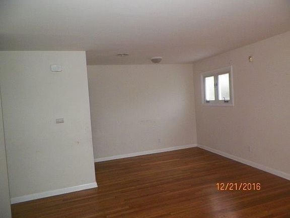 4th image of 923 Waverly Dr