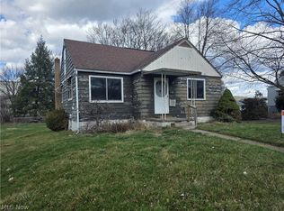 554 E Taggart St, East Palestine, OH 44413