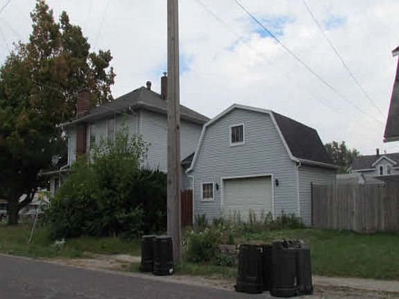 4th image of 883 Bellefontaine Ave