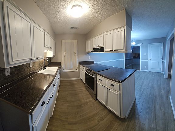 5th image of 6206 Skylight Dr