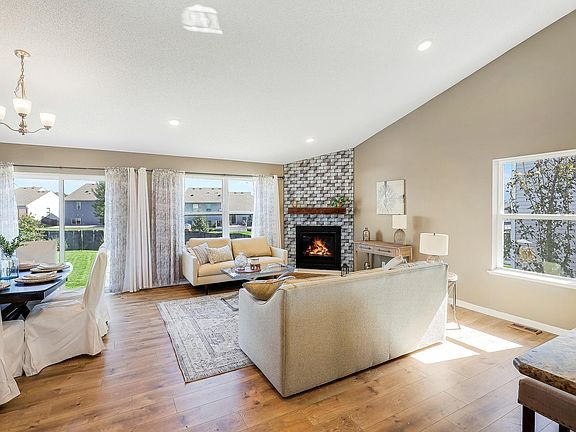 3rd image of 15174 Emory Cir