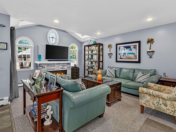 3rd image of 1288 Boston Avenue