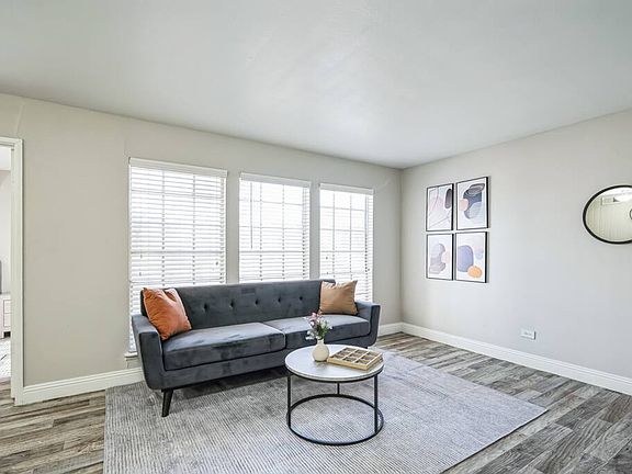 4th image of 2423 Hollandale Cir #Id1067468p