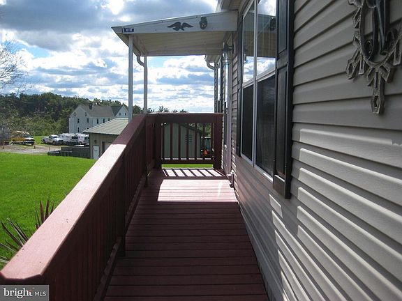3rd image of 17 Broadwing Dr