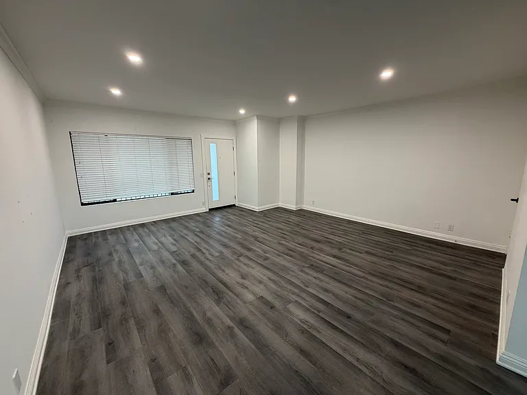 11661 Montana Ave #11 — Photo 2