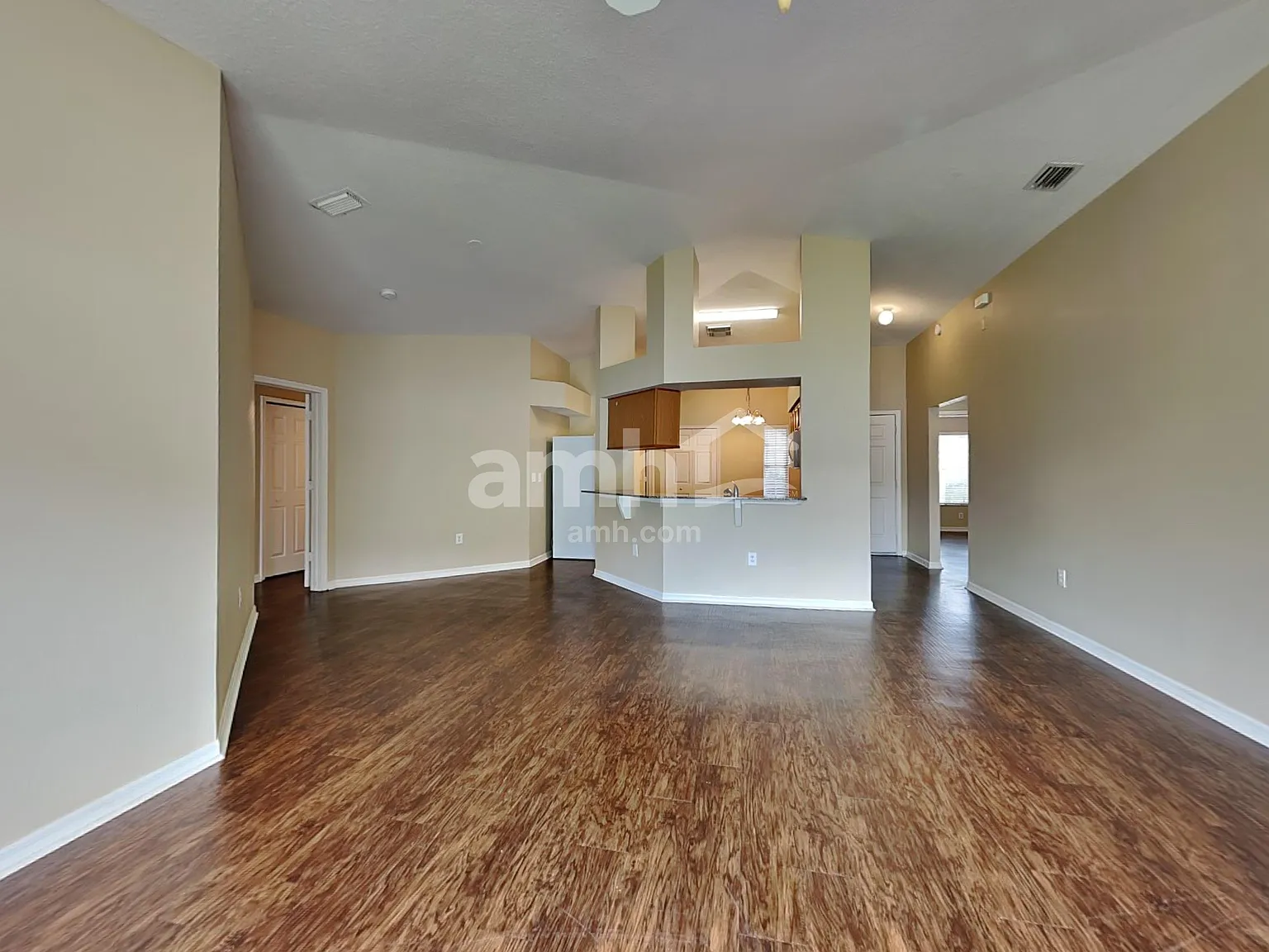 4 bed, 2.0 bath, 1544 sqft, $2,260 — Photo 4