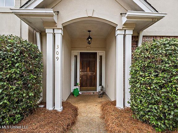 5th image of 309 Maplewood Pl