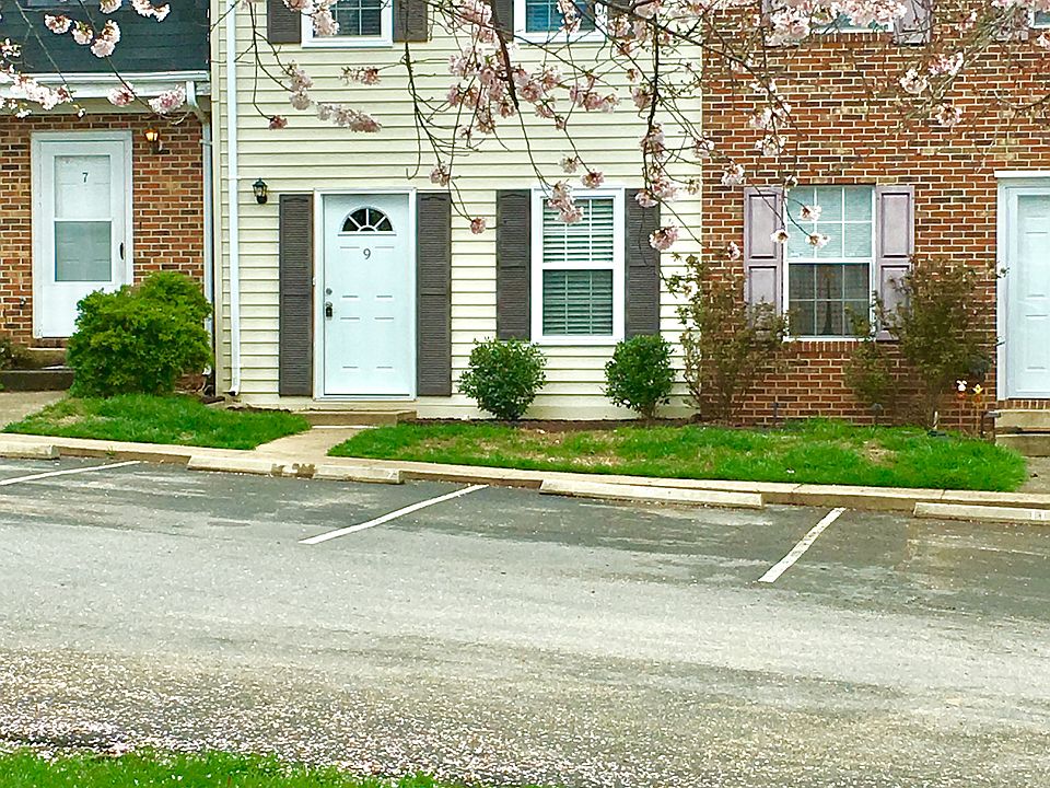 1st image of 9 Kingsbridge Ct