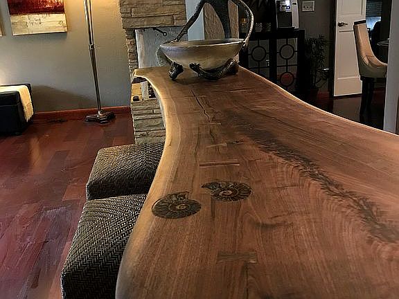 Live edge bar (kit/liv rms)