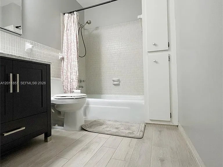 5840 NE 22nd Way #728 — Photo 17