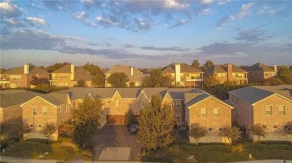 1st image of 2165 Parkview