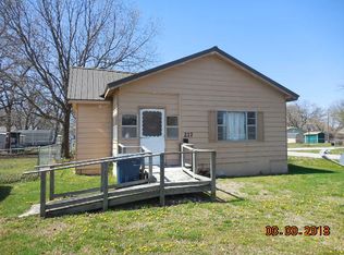 217 N Cedar St, Commerce, OK 74339