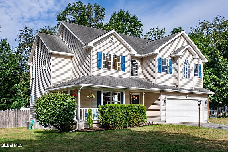 3rd image of 12 Berkshire Drive