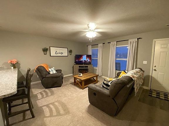 4th image of 1395 N Gregg Dr