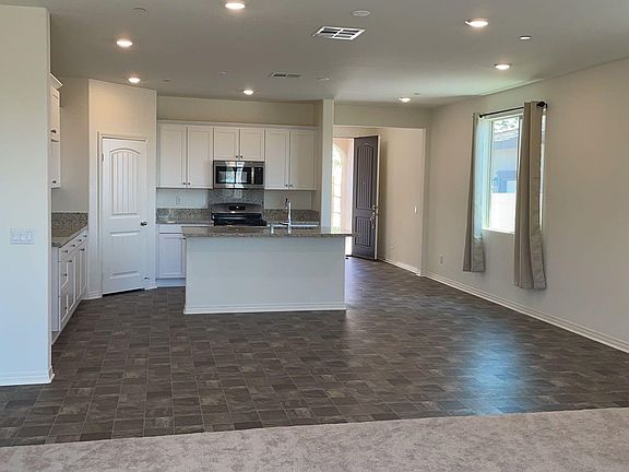 2nd image of 2965 Flagstaff Dr