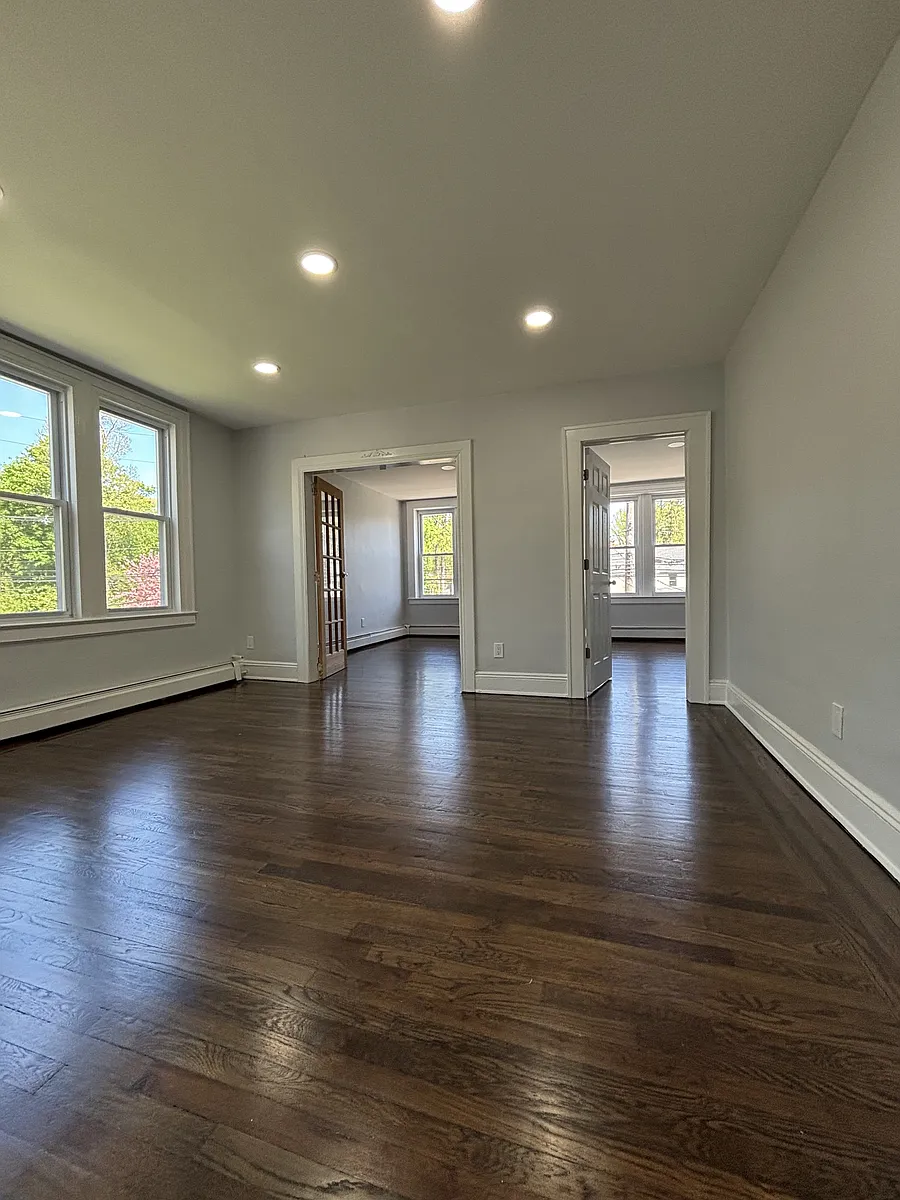 Building Photo - 240 E Forest Ave #2