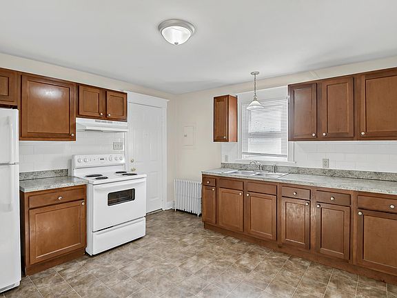 2nd image of 45 N 10th St Floor 2