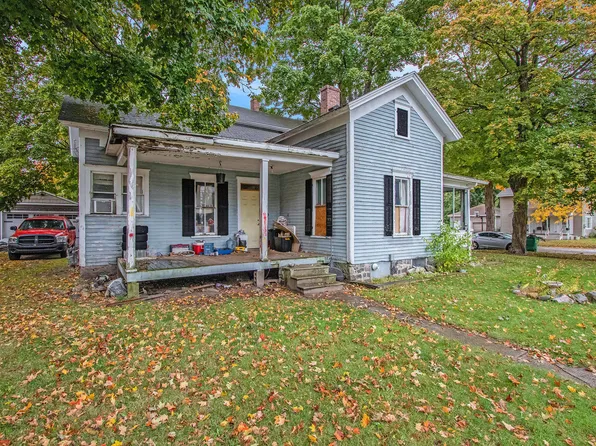 210 McOmber St, Dowagiac, MI 49047