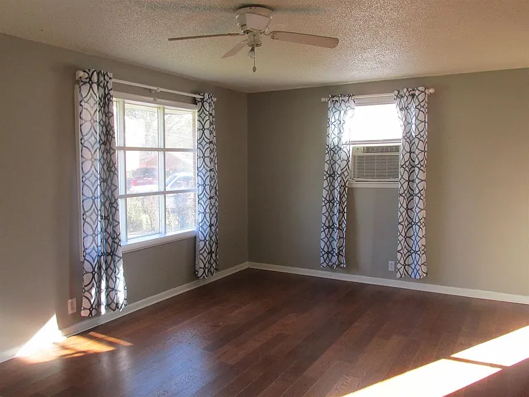 304 Walker St — Photo 7