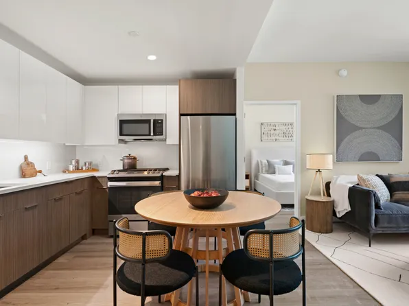 166-20 90th Avenue image 5 of 17