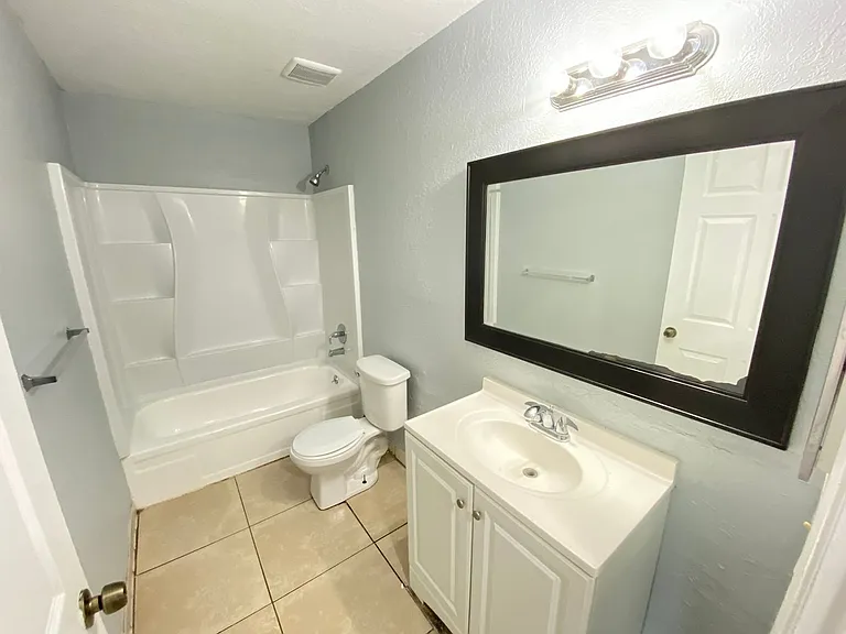 605 Northlake Blvd #63 — Photo 14