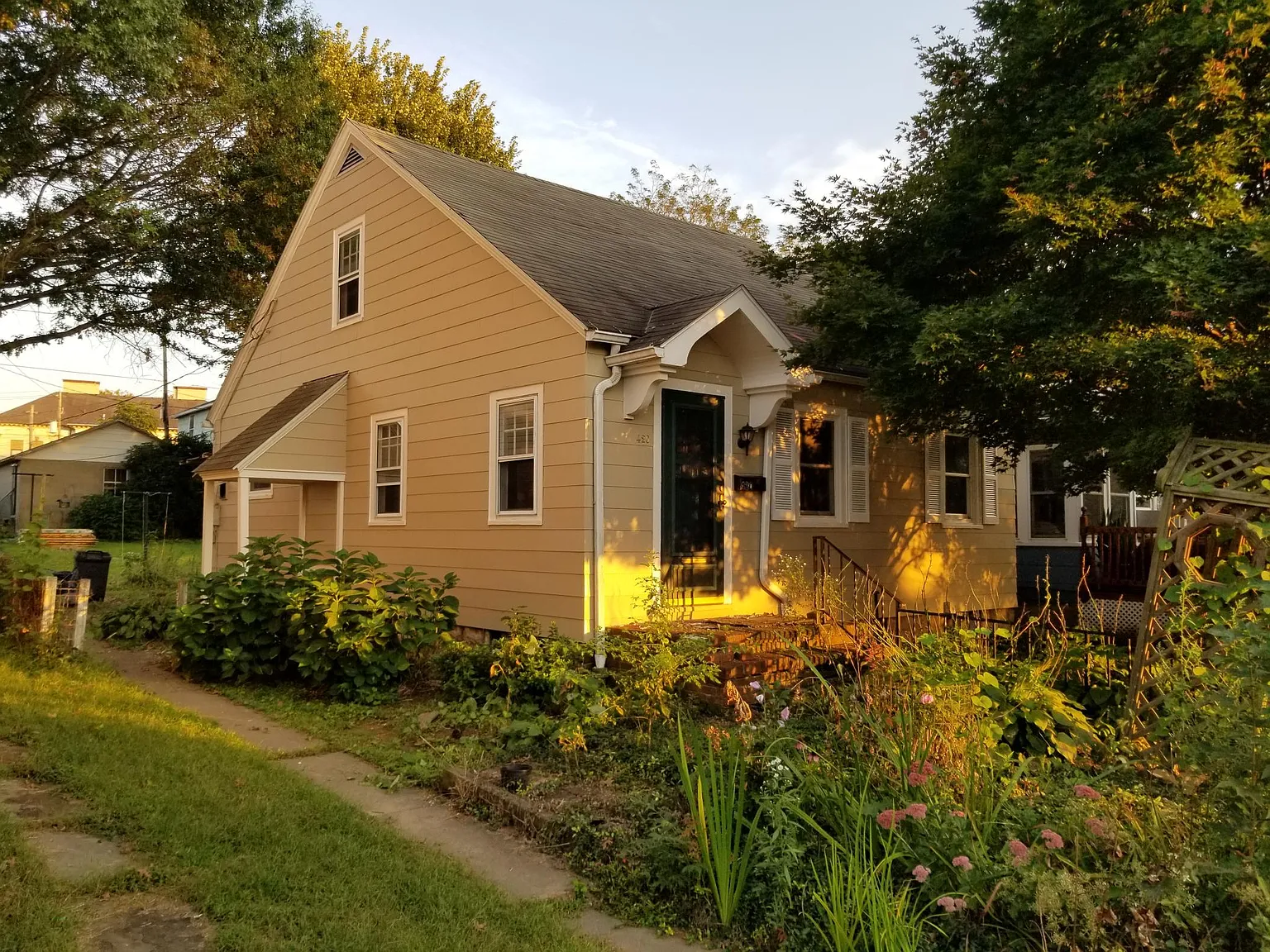 420 N 9th St photo 1