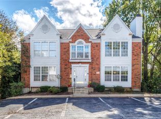 309 Clayton Crossing Dr #B, Ballwin, MO 63011