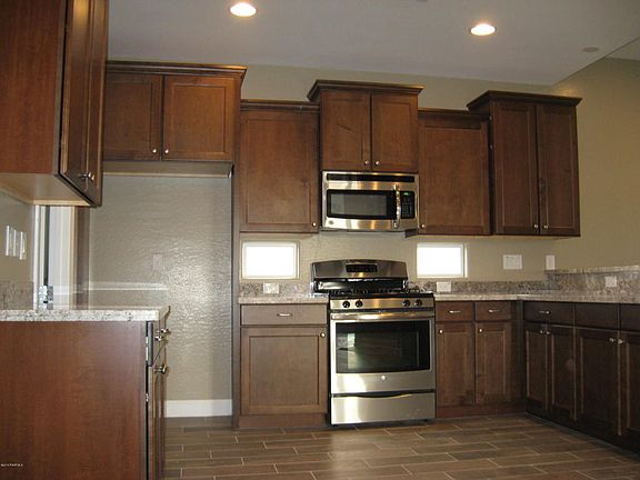3rd image of 2224 Calgary Dr