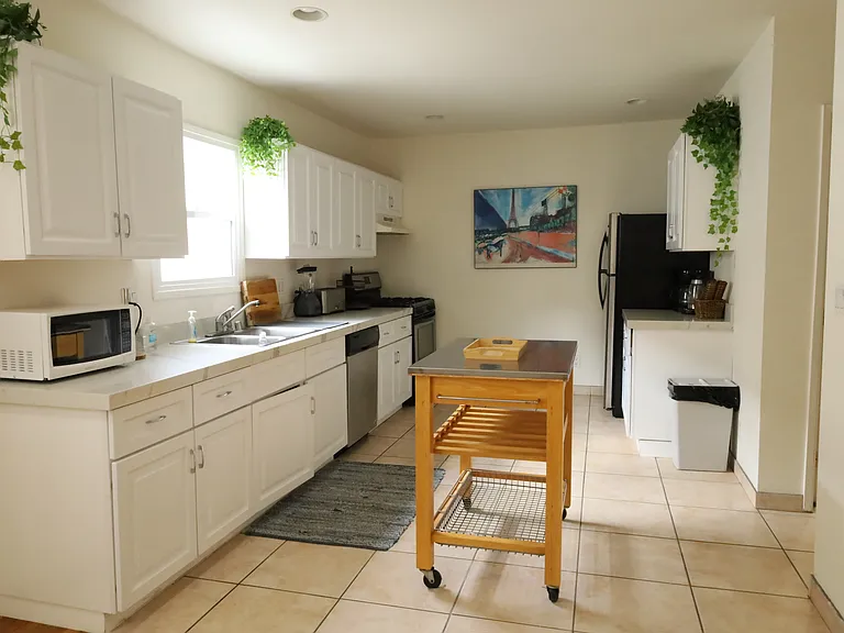 1141 N Orange Dr #1141 — Photo 6