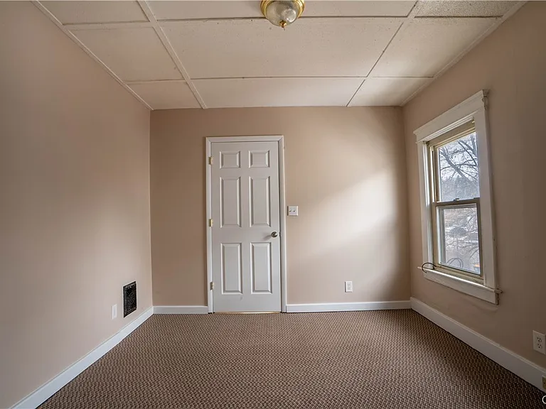 208 E Clark St #1 — Photo 14