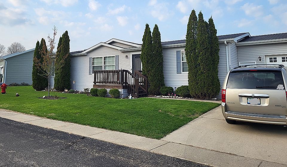 Large Corner Lot-landscaped