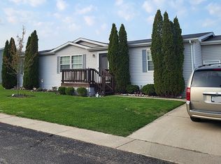 700 Peach Ln, Fremont, MI 49412