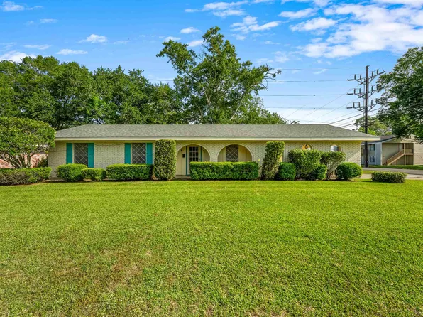 742 Granger St, Jennings, LA 70546