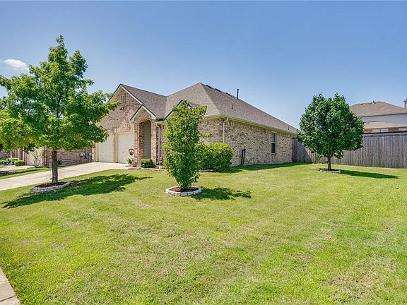3rd image of 4001 Black Butte Dr