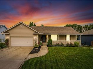 1317 Stonecrest Dr, Kearney, MO 64060